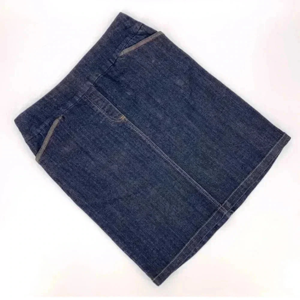 Skirt plus curve stretchy denim material